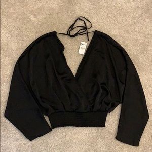 new w/ tag 3/4 sleeve plunging neckline crop top